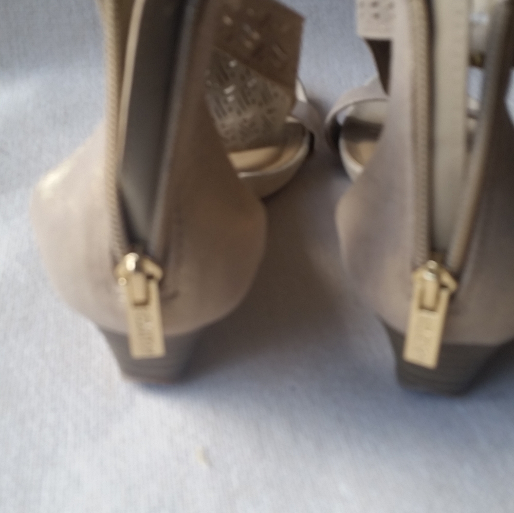 Sandals - Picture 3 of 5